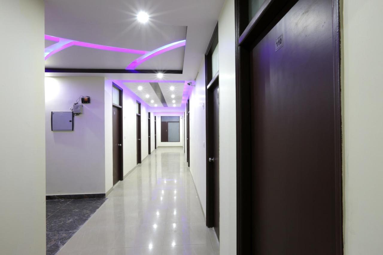 Hotel O Mahipalpur Inn 뉴델리 외부 사진