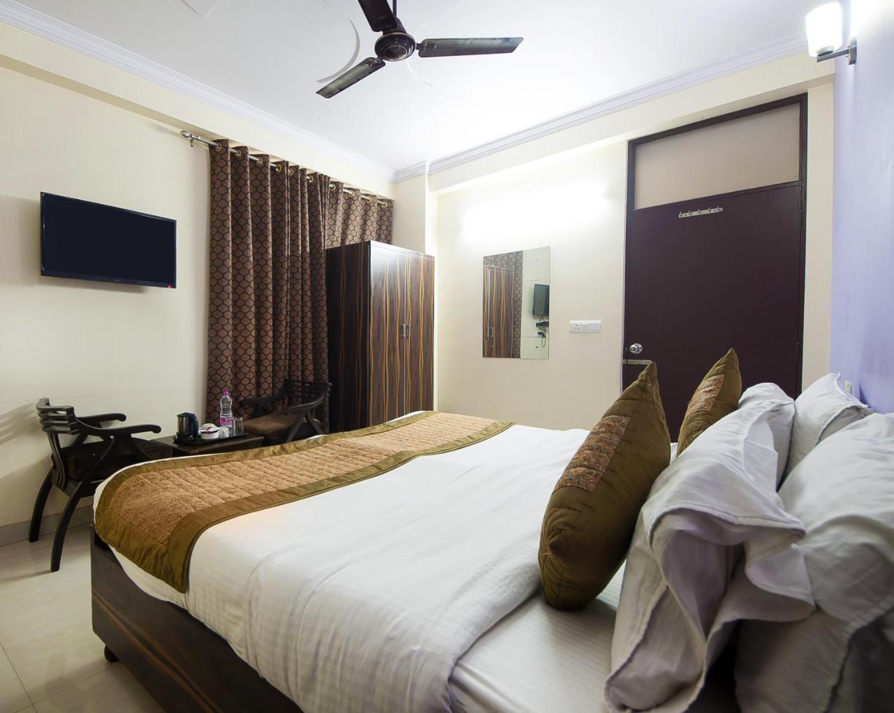 Hotel O Mahipalpur Inn 뉴델리 외부 사진